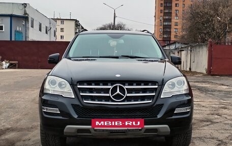 Mercedes-Benz M-Класс, 2010 год, 2 300 000 рублей, 3 фотография
