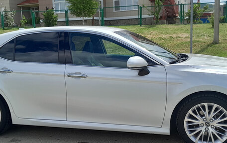 Toyota Camry, 2018 год, 2 850 000 рублей, 18 фотография