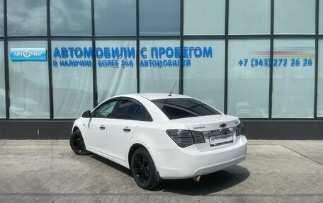Chevrolet Cruze II, 2011 год, 608 000 рублей, 3 фотография
