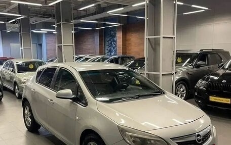 Opel Astra J, 2011 год, 697 000 рублей, 3 фотография