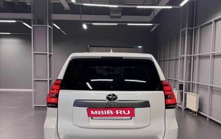 Toyota Land Cruiser Prado 150 рестайлинг 2, 2021 год, 5 497 000 рублей, 4 фотография