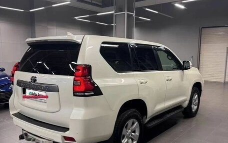 Toyota Land Cruiser Prado 150 рестайлинг 2, 2021 год, 5 497 000 рублей, 3 фотография