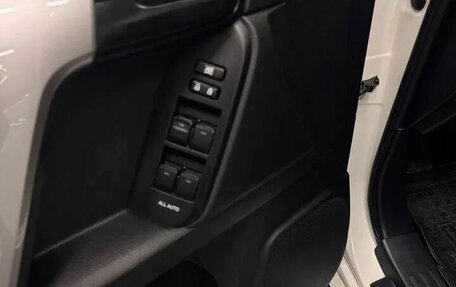 Toyota Land Cruiser Prado 150 рестайлинг 2, 2021 год, 5 497 000 рублей, 16 фотография