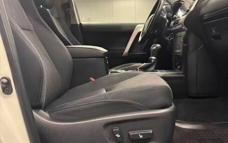 Toyota Land Cruiser Prado 150 рестайлинг 2, 2021 год, 5 497 000 рублей, 11 фотография
