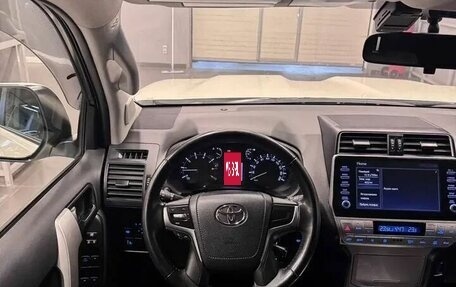 Toyota Land Cruiser Prado 150 рестайлинг 2, 2021 год, 5 497 000 рублей, 7 фотография