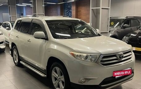 Toyota Highlander III, 2013 год, 2 397 000 рублей, 4 фотография