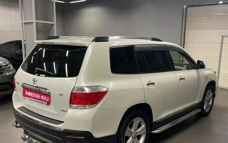 Toyota Highlander III, 2013 год, 2 397 000 рублей, 5 фотография