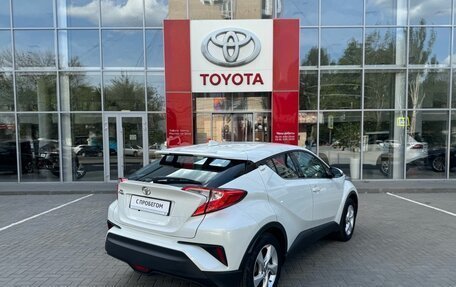 Toyota C-HR I рестайлинг, 2018 год, 2 500 000 рублей, 6 фотография