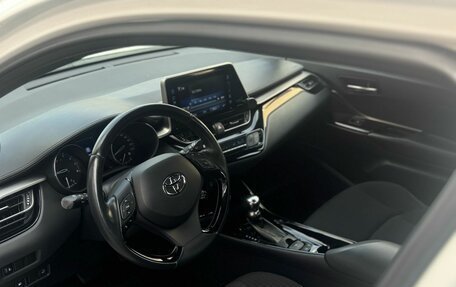 Toyota C-HR I рестайлинг, 2018 год, 2 500 000 рублей, 11 фотография