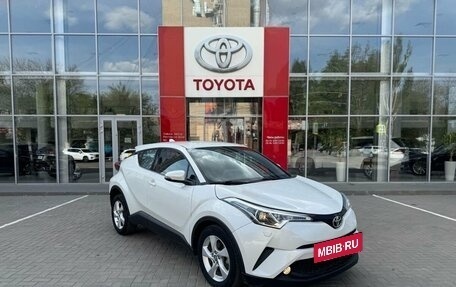 Toyota C-HR I рестайлинг, 2018 год, 2 500 000 рублей, 3 фотография