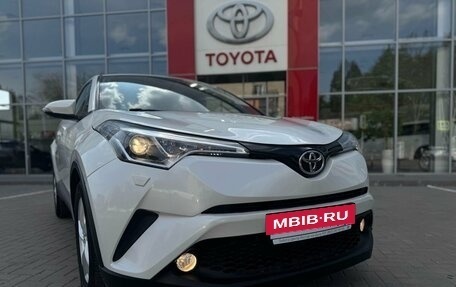 Toyota C-HR I рестайлинг, 2018 год, 2 500 000 рублей, 4 фотография