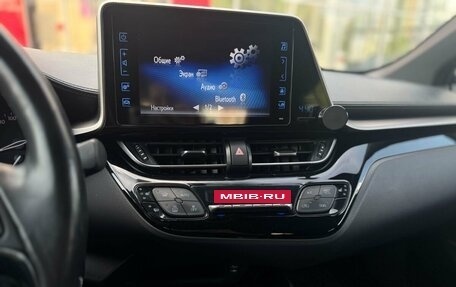 Toyota C-HR I рестайлинг, 2018 год, 2 500 000 рублей, 15 фотография