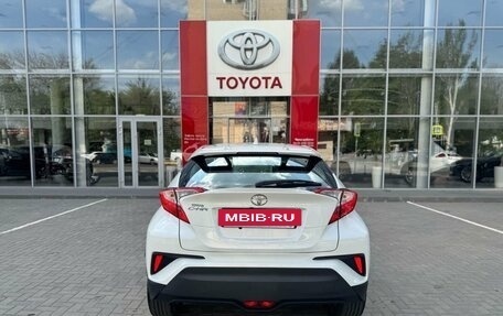 Toyota C-HR I рестайлинг, 2018 год, 2 500 000 рублей, 8 фотография