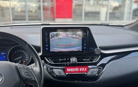 Toyota C-HR I рестайлинг, 2018 год, 2 500 000 рублей, 18 фотография
