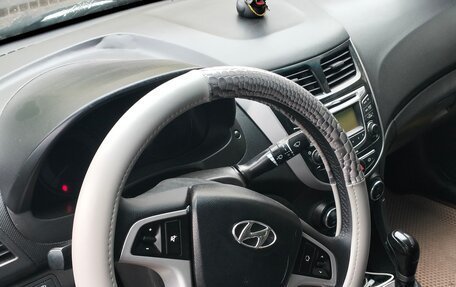 Hyundai Solaris II рестайлинг, 2014 год, 1 130 000 рублей, 29 фотография
