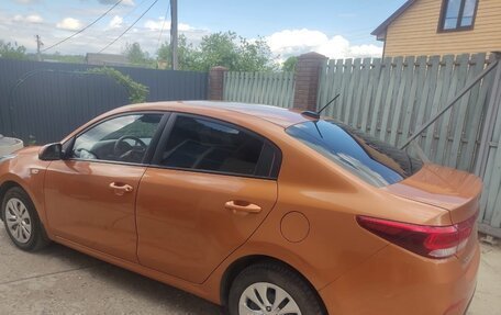 KIA Rio IV, 2018 год, 950 000 рублей, 2 фотография