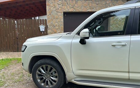 Toyota Land Cruiser, 2022 год, 11 000 000 рублей, 4 фотография