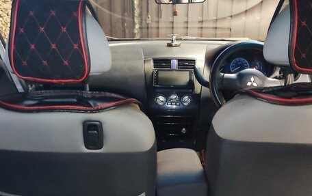 Mitsubishi Colt VI рестайлинг, 2003 год, 360 000 рублей, 10 фотография