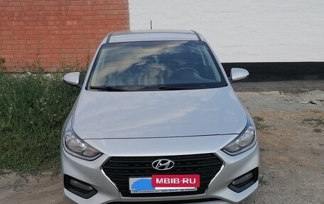 Hyundai Solaris II рестайлинг, 2017 год, 1 200 000 рублей, 2 фотография