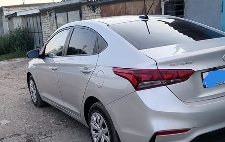 Hyundai Solaris II рестайлинг, 2017 год, 1 200 000 рублей, 3 фотография