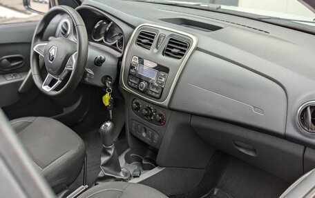 Renault Logan II, 2019 год, 840 000 рублей, 11 фотография