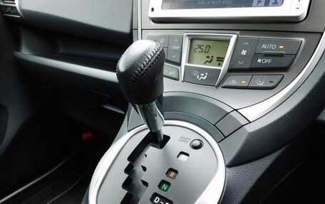 Toyota Ractis II, 2012 год, 725 000 рублей, 32 фотография