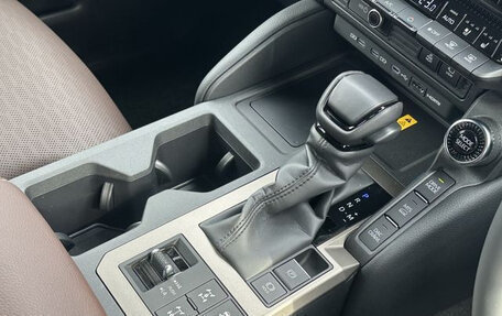 Toyota Land Cruiser Prado, 2024 год, 7 400 035 рублей, 22 фотография