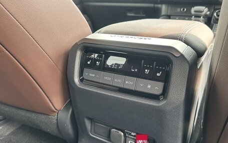 Toyota Land Cruiser Prado, 2024 год, 7 400 035 рублей, 26 фотография