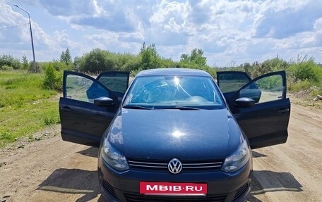 Volkswagen Polo VI (EU Market), 2012 год, 820 000 рублей, 2 фотография