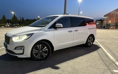 KIA Carnival III, 2020 год, 3 150 000 рублей, 2 фотография