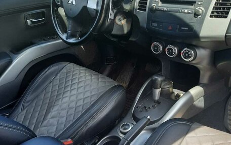 Mitsubishi Outlander III рестайлинг 3, 2009 год, 1 650 000 рублей, 5 фотография