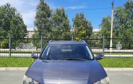 Mitsubishi Outlander III рестайлинг 3, 2009 год, 1 650 000 рублей, 3 фотография