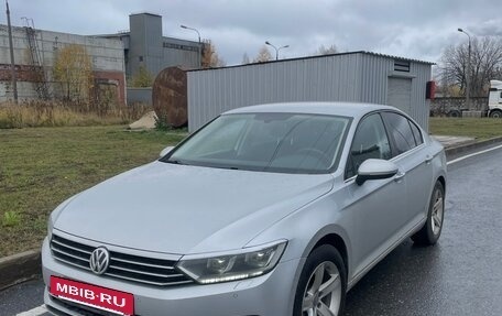 Volkswagen Passat B8 рестайлинг, 2015 год, 1 490 000 рублей, 2 фотография