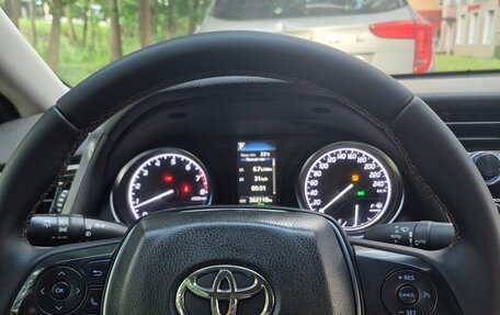 Toyota Camry, 2019 год, 1 800 000 рублей, 9 фотография