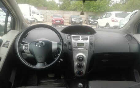 Toyota Yaris III рестайлинг, 2007 год, 578 000 рублей, 5 фотография