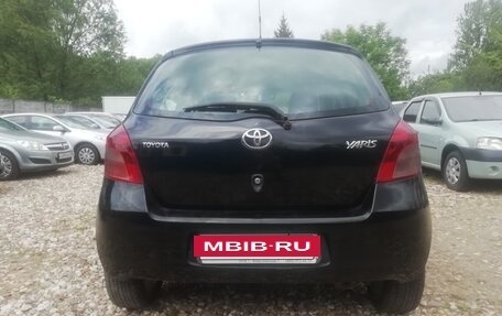 Toyota Yaris III рестайлинг, 2007 год, 578 000 рублей, 2 фотография