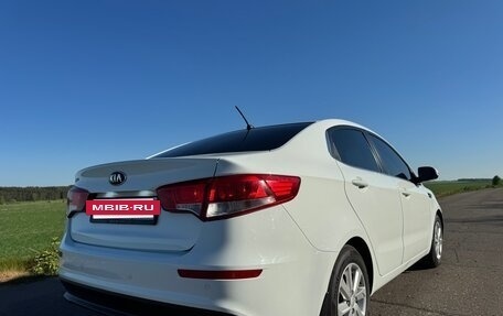 KIA Rio III рестайлинг, 2015 год, 1 087 000 рублей, 15 фотография