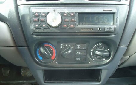 Nissan Almera, 2001 год, 279 000 рублей, 18 фотография
