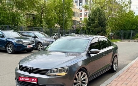 Volkswagen Jetta VI, 2013 год, 1 200 000 рублей, 2 фотография