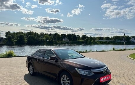 Toyota Camry, 2017 год, 2 020 000 рублей, 6 фотография