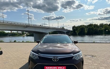 Toyota Camry, 2017 год, 2 020 000 рублей, 7 фотография