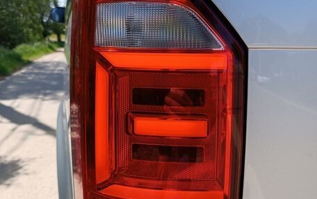 Volkswagen Caravelle T6 рестайлинг, 2018 год, 3 800 000 рублей, 2 фотография