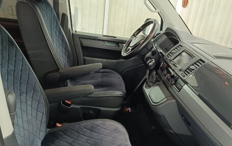 Volkswagen Caravelle T6 рестайлинг, 2018 год, 3 800 000 рублей, 17 фотография