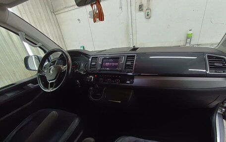 Volkswagen Caravelle T6 рестайлинг, 2018 год, 3 800 000 рублей, 15 фотография