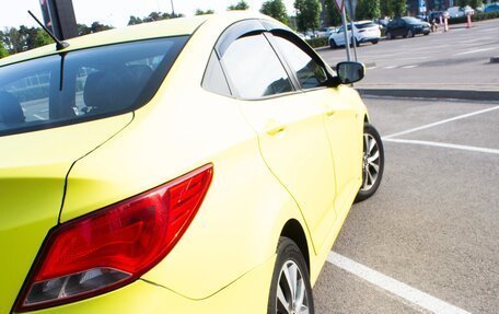 Hyundai Solaris II рестайлинг, 2015 год, 860 000 рублей, 10 фотография