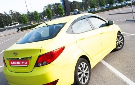 Hyundai Solaris II рестайлинг, 2015 год, 860 000 рублей, 9 фотография