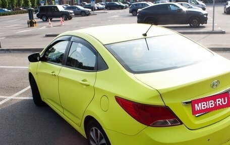 Hyundai Solaris II рестайлинг, 2015 год, 860 000 рублей, 5 фотография