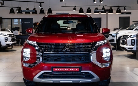 Mitsubishi Outlander, 2023 год, 5 600 000 рублей, 2 фотография