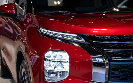 Mitsubishi Outlander, 2023 год, 5 600 000 рублей, 10 фотография