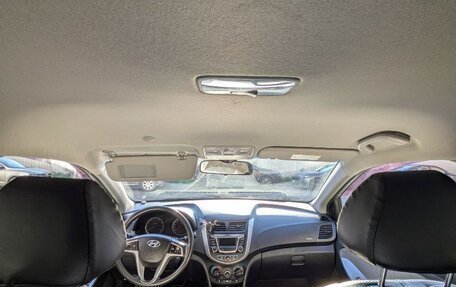 Hyundai Solaris II рестайлинг, 2013 год, 670 000 рублей, 7 фотография
